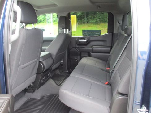 Used 2022 Chevrolet Silverado 1500 Custom AWD/4WD image 12