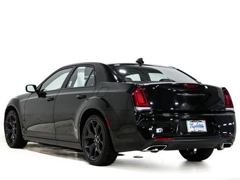 Used 2021 Chrysler 300 S RWD image 8
