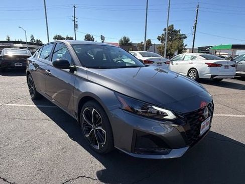 New 2025 Nissan Altima 2.5 SR image 2