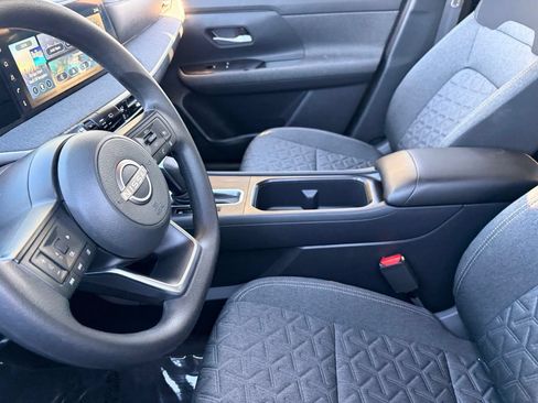 Certified 2025 Nissan Kicks SV FWD image 16