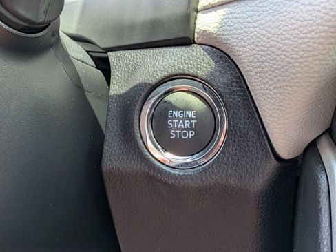 Used 2025 Toyota RAV4 Limited FWD image 31