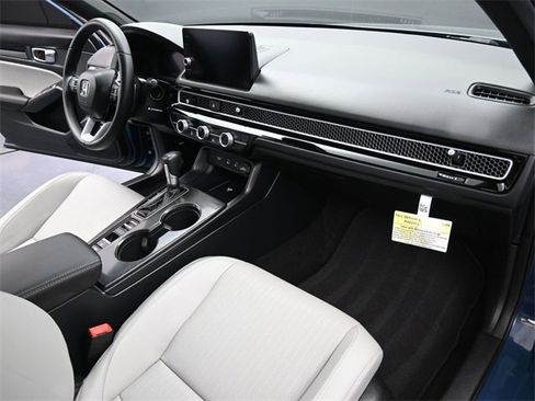 Certified 2025 Honda Civic Sport Touring image 26