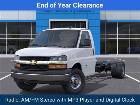 New 2025 Chevrolet Express 4500 4500 Series w/ Power Convenience Package image 6