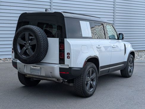 Used 2025 Land Rover Defender 110 S AWD/4WD image 7