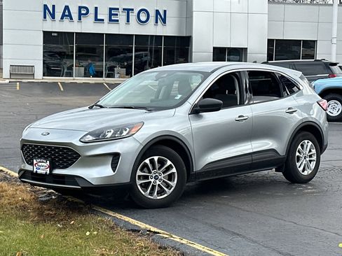 Certified 2022 Ford Escape SE w/ Convenience Package image 2