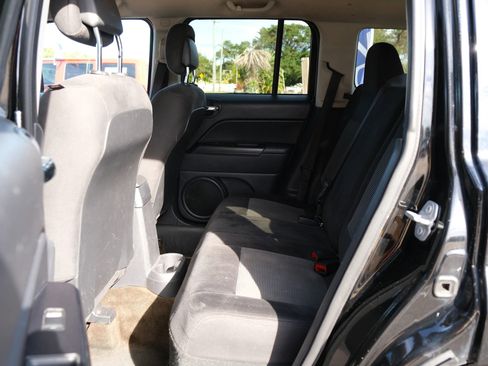 Used 2016 Jeep Patriot Sport w/ Power Value Group image 21