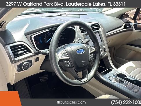 Used 2019 Ford Fusion SE FWD image 36
