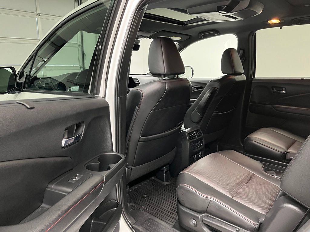 Used 2021 Honda Pilot Black Edition image 45