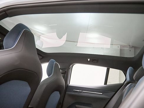 Certified 2025 Volvo EX30 Ultra w/ Climate Package image 22