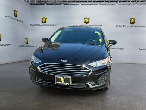 Used 2020 Ford Fusion SE FWD image 2