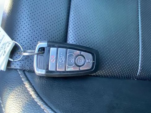 Used 2022 Ford Mustang Premium RWD image 30