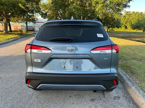 Used 2024 Toyota Corolla Cross LE w/ Moonroof Package image 4
