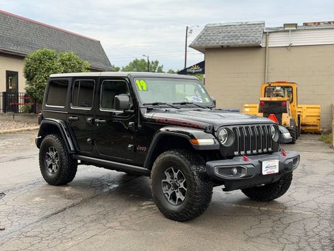 Used 2019 Jeep Wrangler Unlimited Rubicon w/ Cold Weather Group AWD/4WD image 3