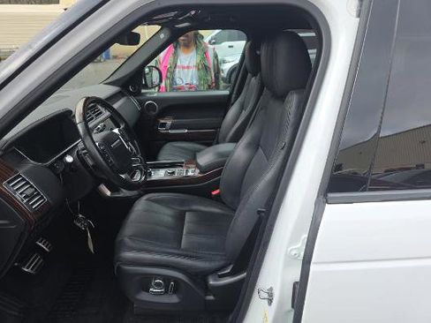 Used 2017 Land Rover Range Rover Supercharged image 3