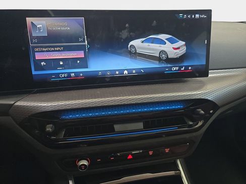 Used 2025 BMW 330i Sedan w/ Convenience Package image 23