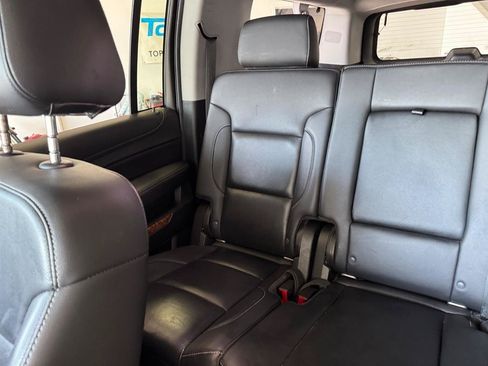 Used 2020 Chevrolet Suburban Premier AWD/4WD image 9