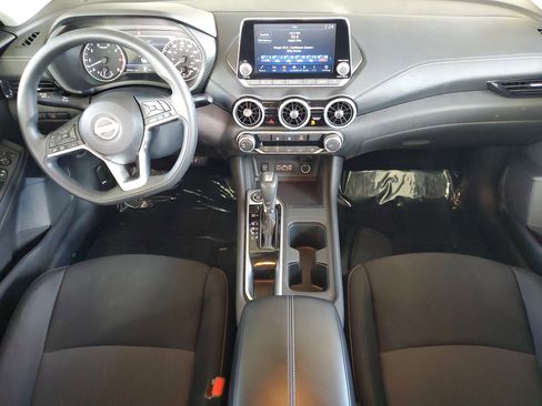 Used 2024 Nissan Sentra SV FWD image 11