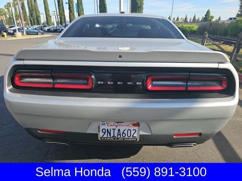 Used 2019 Dodge Challenger SXT w/ Driver Convenience Group RWD image 3