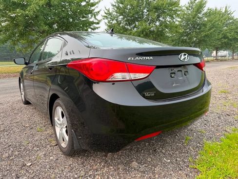 Used 2013 Hyundai Elantra GLS w/ Preferred Pkg FWD image 3