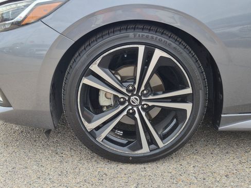 Used 2020 Nissan Sentra SR w/ Premium Package FWD image 13