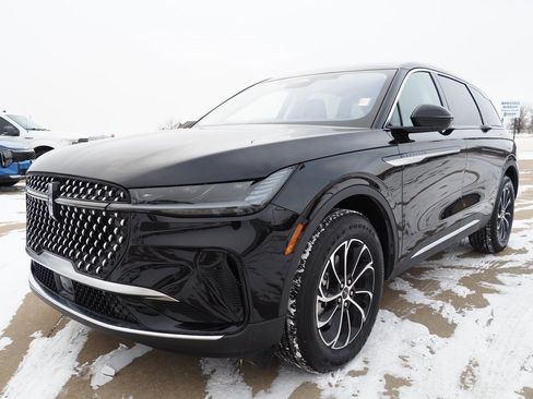 Used 2025 Lincoln Nautilus Premier image 20