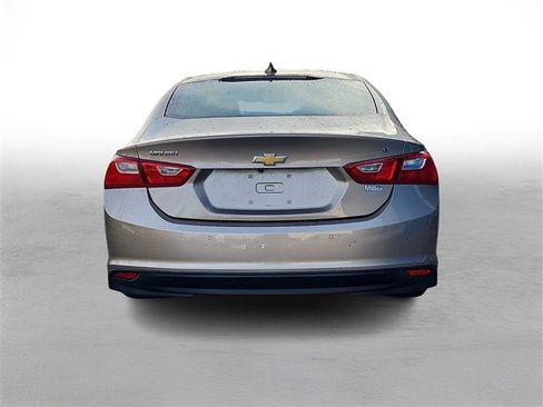Used 2018 Chevrolet Malibu LT w/ Leather Package image 5