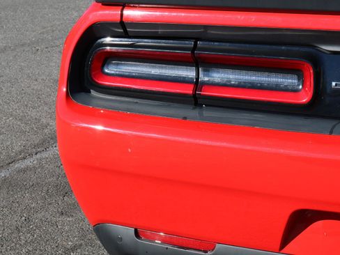 Used 2015 Dodge Challenger R/T Scat Pack w/ Scat Pack Appearance Package RWD image 6
