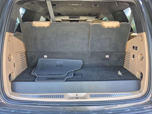 Used 2020 Cadillac Escalade Platinum AWD/4WD image 10