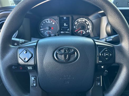 Used 2018 Toyota Tacoma SR image 21