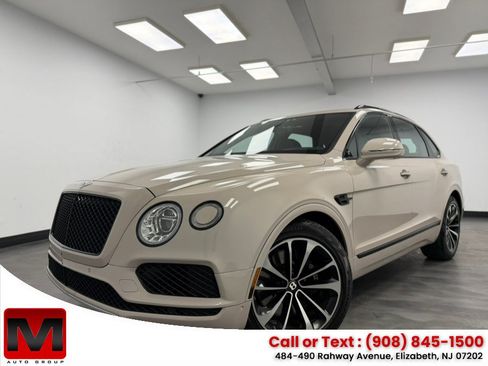 Used 2019 Bentley Bentayga AWD/4WD image 1