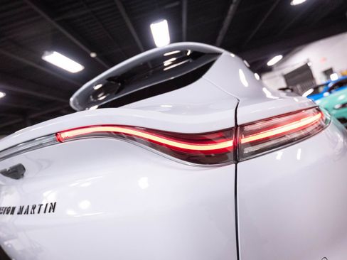 Used 2021 Aston Martin DBX AWD/4WD image 79