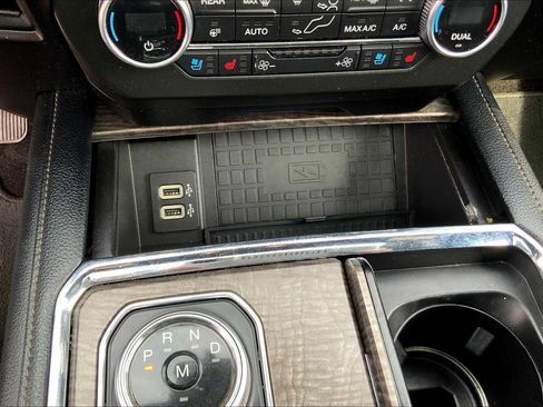 Used 2018 Ford Expedition Limited image 34