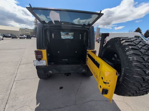 Used 2015 Jeep Wrangler Sport w/ Quick Order Package 24S AWD/4WD image 16
