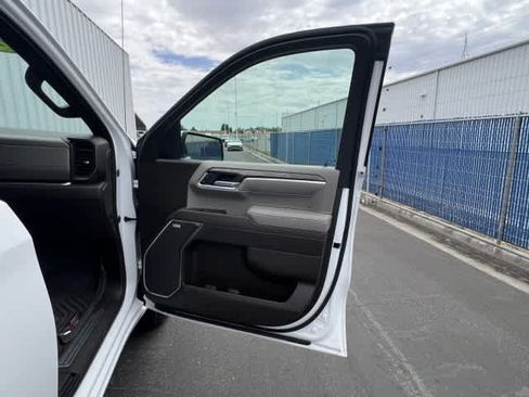 Used 2025 Chevrolet Silverado 1500 LTZ AWD/4WD image 23