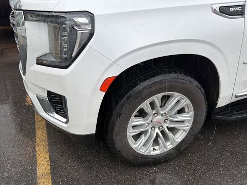 Used 2024 GMC Yukon XL SLT AWD/4WD image 3