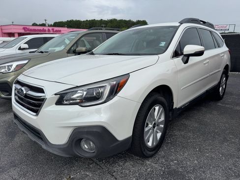 Used 2019 Subaru Outback 2.5i Premium AWD/4WD image 1
