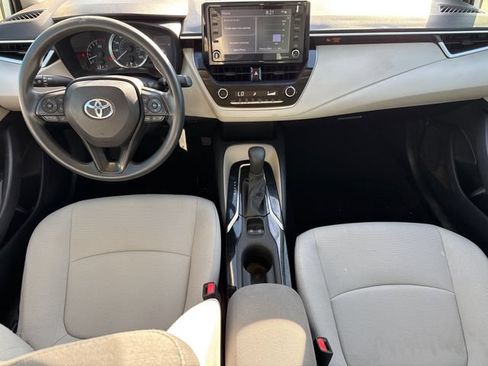 Used 2022 Toyota Corolla LE FWD image 11