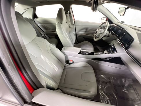 Used 2022 Hyundai Elantra SEL w/ Convenience + Premium Package FWD image 27