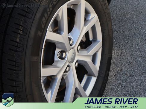 Used 2021 Jeep Grand Cherokee L Limited AWD/4WD image 40