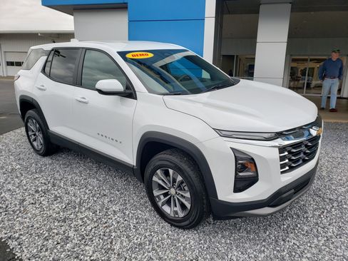 New 2026 Chevrolet Equinox LT w/ Convenience Package II FWD image 39