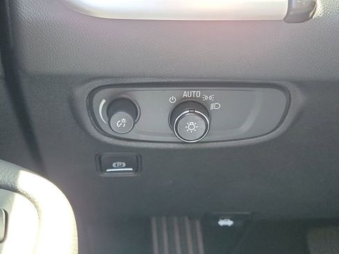 Used 2023 GMC Terrain SLE w/ Driver Convenience Package FWD image 17