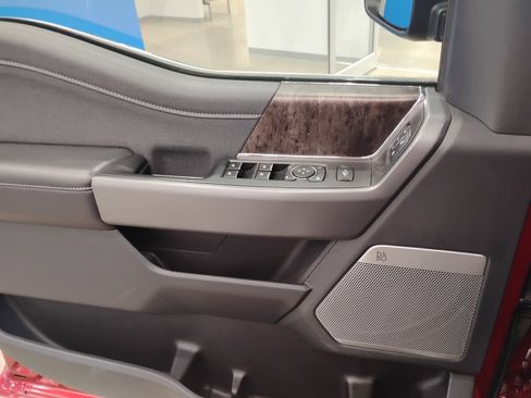 Used 2024 Ford F250 Lariat w/ Chrome Package image 24