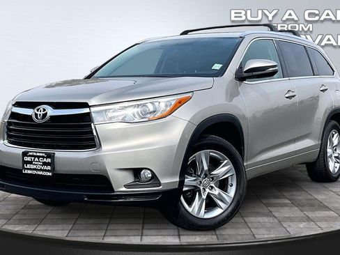 Used 2015 Toyota Highlander Limited AWD/4WD image 12