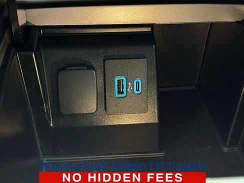 Used 2020 Ford Explorer XLT w/ Comfort Package image 38