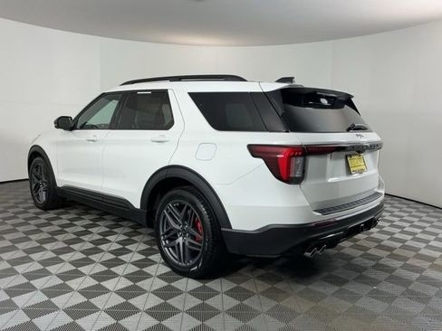 Used 2025 Ford Explorer ST AWD/4WD image 7