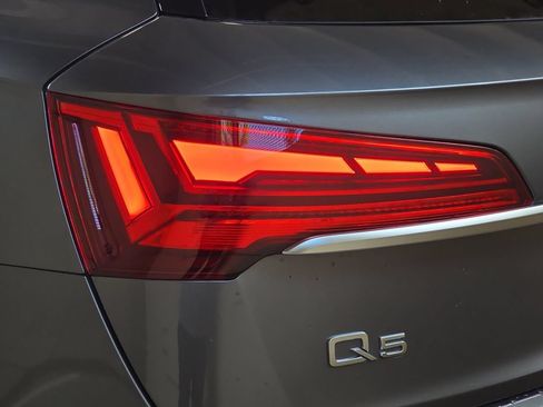 Used 2023 Audi Q5 2.0T Prestige w/ Prestige Package AWD/4WD image 35