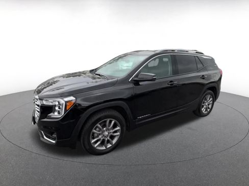 Used 2024 GMC Terrain SLT AWD/4WD image 8