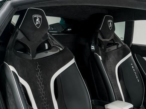 Used 2023 Lamborghini Huracan Tecnica image 36