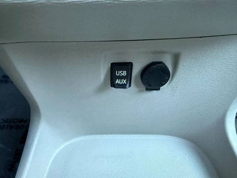 Used 2014 Toyota Sienna XLE AWD/4WD image 37