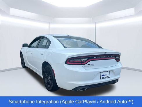 Used 2022 Dodge Charger SXT RWD image 3